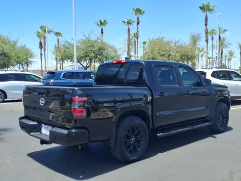 Used 2023 Nissan Frontier SV w/ Midnight Edition Package RWD image 4