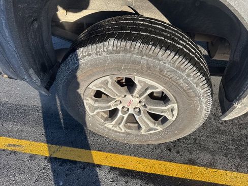 Certified 2020 GMC Sierra 1500 SLE w/ SLE Value Package image 11