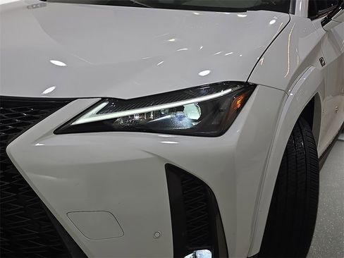 Used 2023 Lexus UX 250h F Sport image 31