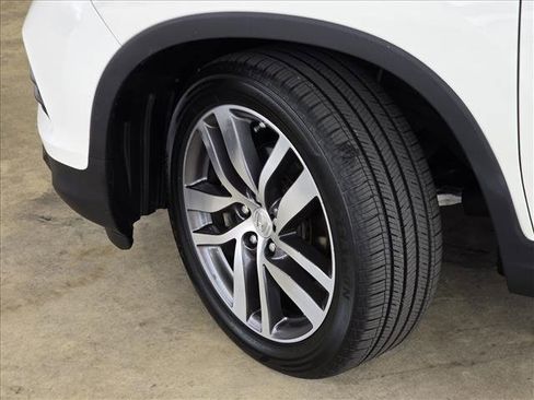 Used 2017 Honda Pilot Touring image 26