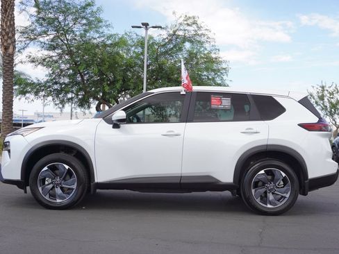 Certified 2026 Nissan Rogue SV FWD image 2