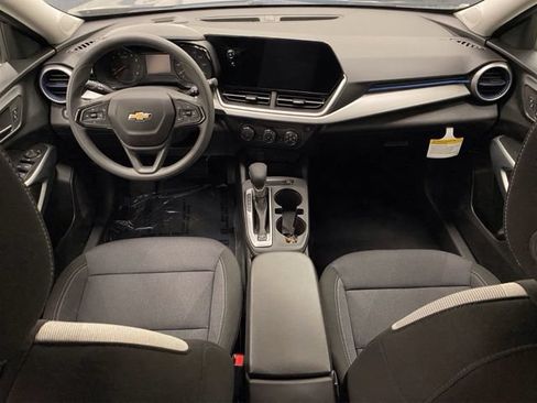 New 2026 Chevrolet Trax LS w/ LS Convenience Package FWD image 34