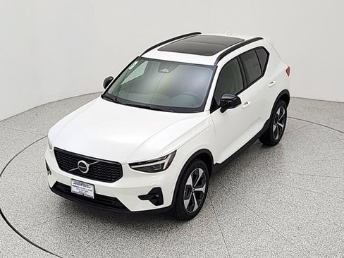 New 2026 Volvo XC40 B5 Plus w/ Protection Package Premier AWD/4WD image 13