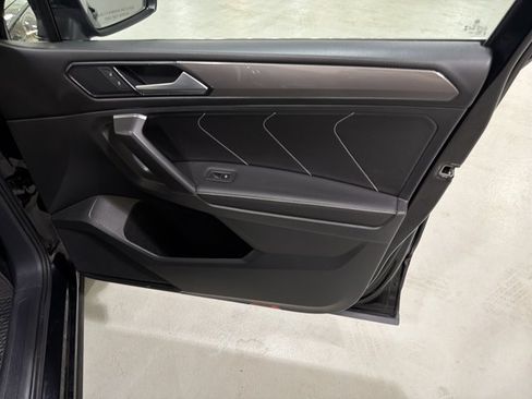 Certified 2023 Volkswagen Tiguan SE FWD image 38