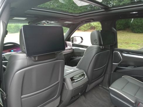 Used 2026 Cadillac Escalade ESV Sport w/ LPO, ONYX Package AWD/4WD image 25