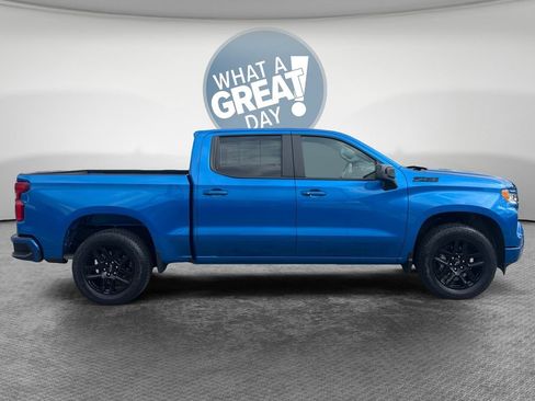 Used 2023 Chevrolet Silverado 1500 RST w/ Z71 Off-Road Package AWD/4WD image 2