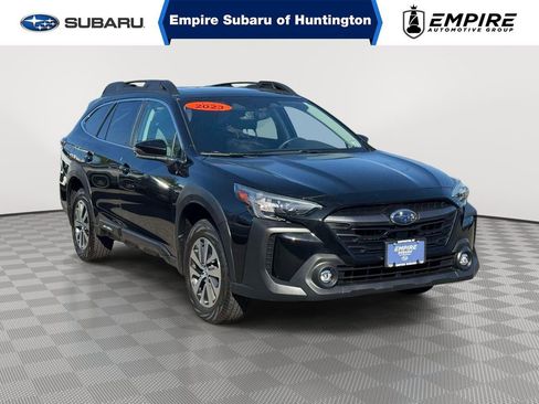 Used 2023 Subaru Outback Premium AWD/4WD image 1
