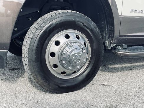 Used 2023 RAM 3500 Limited image 31