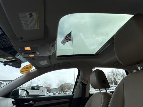 Used 2019 Volkswagen Jetta SE w/ Cold Weather Package image 27