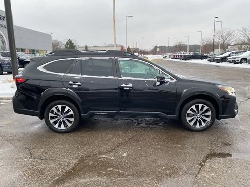 Used 2023 Subaru Outback Limited XT image 2