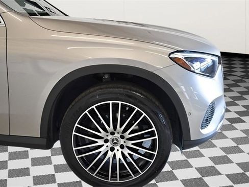 Used 2024 Mercedes-Benz GLC 300 4MATIC image 13