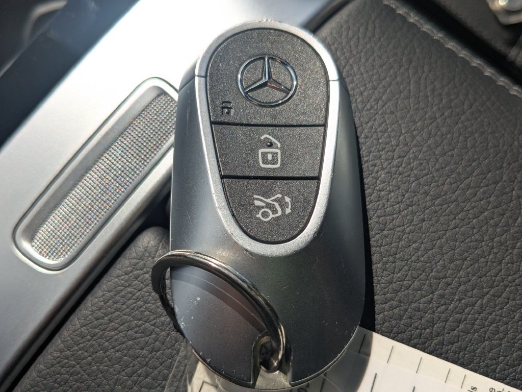 Used 2023 Mercedes-Benz GLC 300 4MATIC image 16
