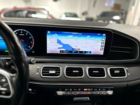 Used 2020 Mercedes-Benz GLS 450 4MATIC image 24