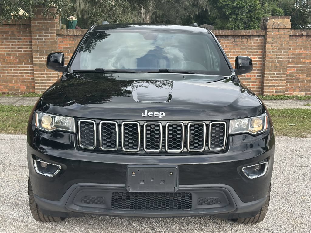 Used 2018 Jeep Grand Cherokee Laredo AWD/4WD image 3