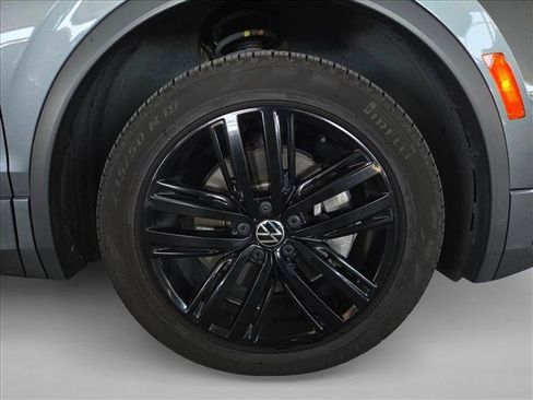 Used 2022 Volkswagen Tiguan SE R-Line FWD image 20