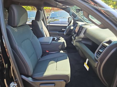 New 2026 RAM 1500 Express AWD/4WD image 16