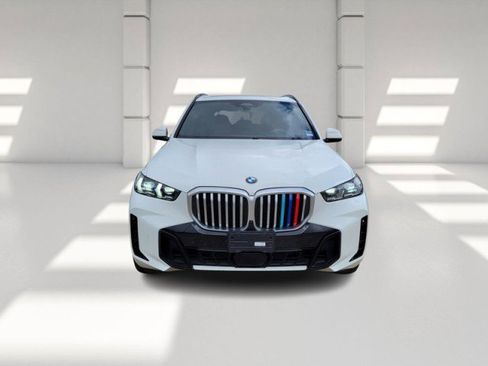 Used 2024 BMW X5 sDrive40i w/ M Sport Package RWD image 2