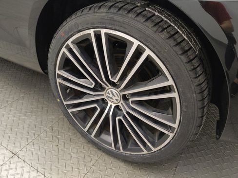 Used 2015 Volkswagen Eos Executive FWD image 31
