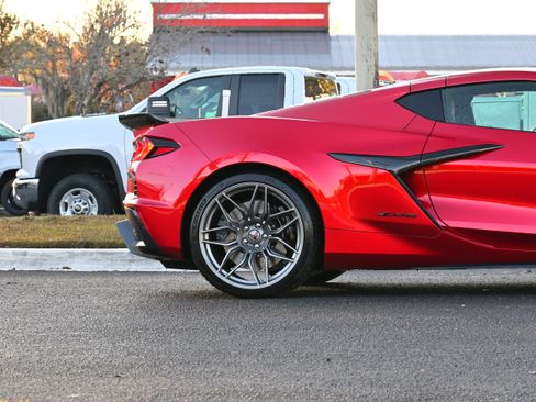 Used 2024 Chevrolet Corvette Z06 image 5