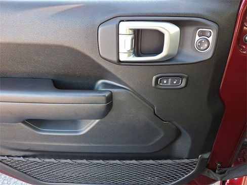 Used 2021 Jeep Wrangler Rubicon image 12