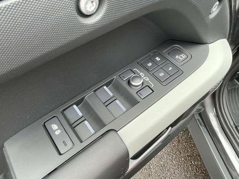 Used 2022 Land Rover Defender 110 X-Dynamic HSE image 16