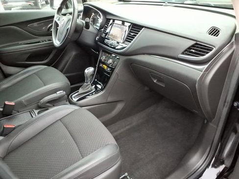 Used 2021 Buick Encore Preferred w/ Safety Package image 24