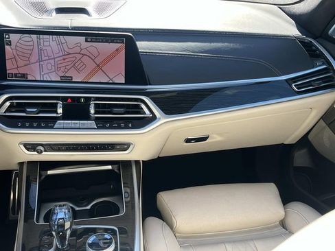Used 2022 BMW X7 M50i w/ Dynamic Handling Package AWD/4WD image 13