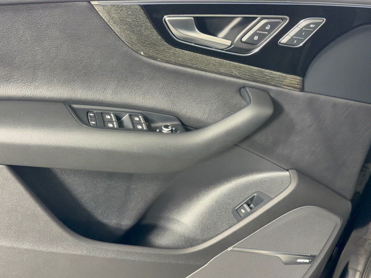Used 2019 Audi Q7 3.0T Premium Plus w/ Premium Plus Package AWD/4WD image 15