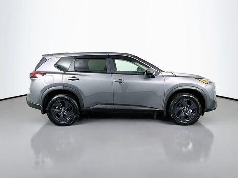 Used 2026 Nissan Rogue SV w/ Cold Weather Package FWD image 4