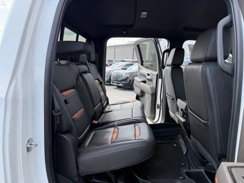 Used 2022 GMC Sierra 1500 AT4 w/ AT4 Premium Package AWD/4WD image 21
