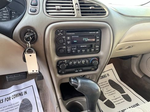 Used 1998 Oldsmobile Intrigue image 11