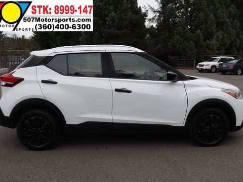 Used 2019 Nissan Kicks S image 8