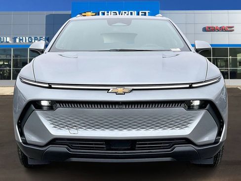 New 2026 Chevrolet Equinox EV LT FWD image 17