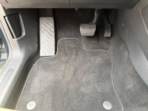 Used 2018 Volkswagen Tiguan SEL AWD/4WD image 39