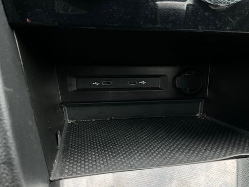 Used 2025 Volkswagen Taos S image 24