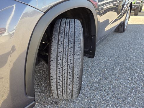 Used 2023 Toyota Highlander LE image 10