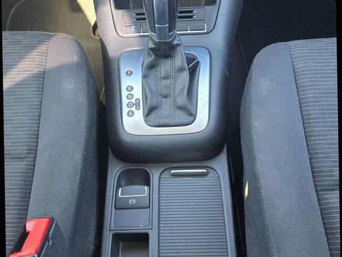 Used 2013 Volkswagen Tiguan S image 17