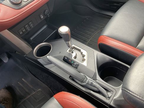 Used 2014 Toyota RAV4 Limited w/ Technology Package image 30