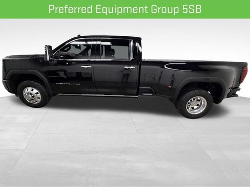 Used 2024 GMC Sierra 3500 Denali Ultimate AWD/4WD image 4