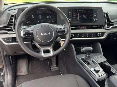 Used 2024 Kia Sportage LX AWD/4WD image 12