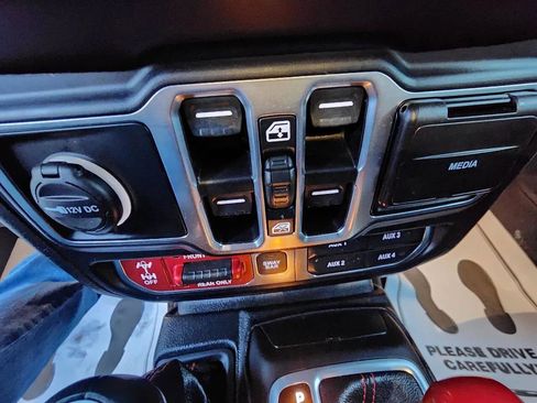 Used 2019 Jeep Wrangler Unlimited Rubicon w/ Dual Top Group image 24