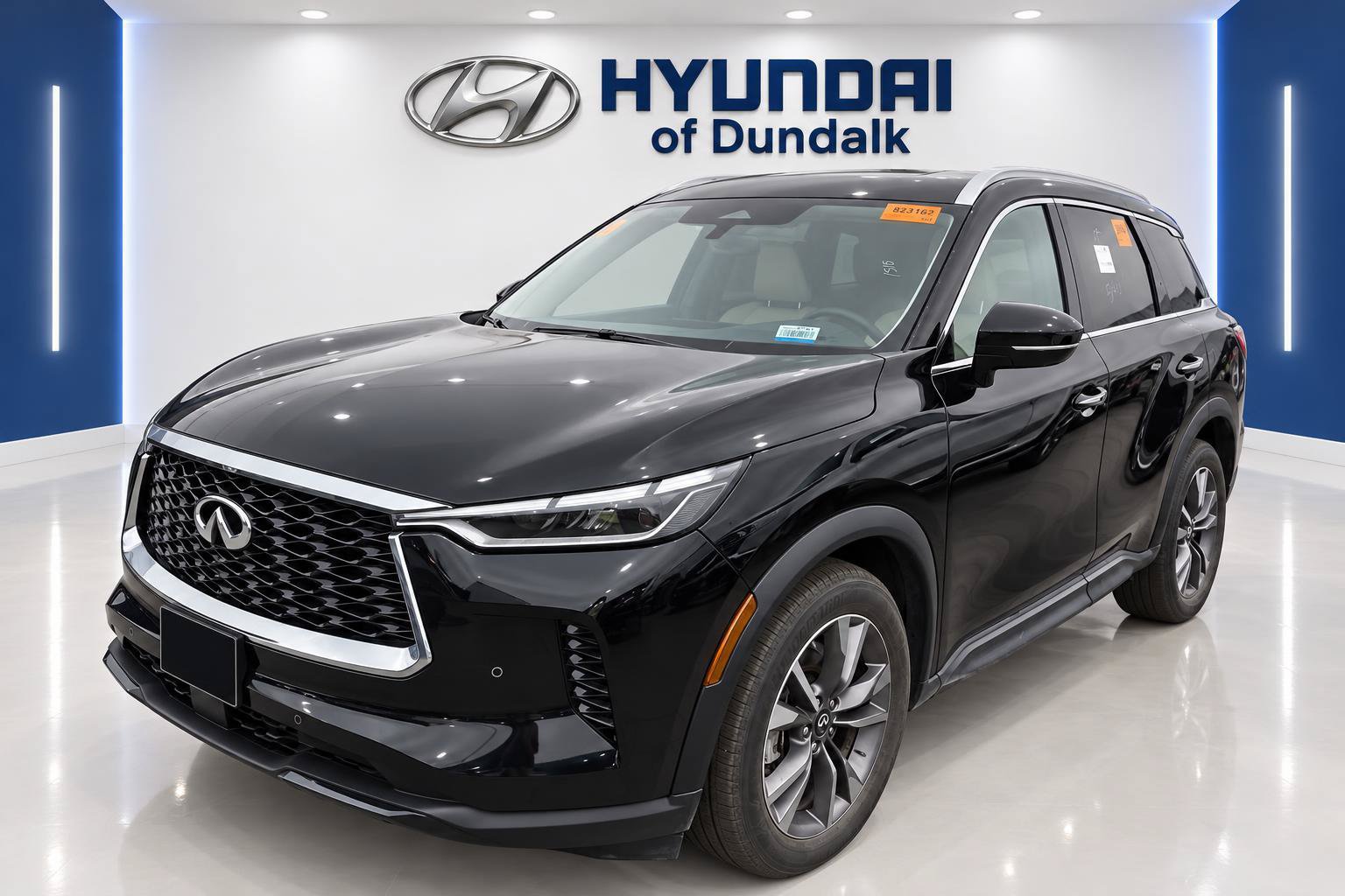 Used 2024 INFINITI QX60 Luxe AWD/4WD image 3