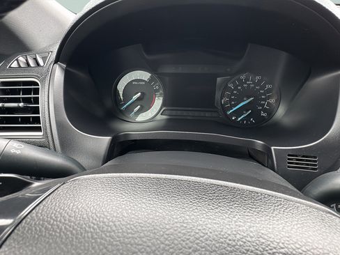 Used 2017 Ford Explorer XLT AWD/4WD image 12