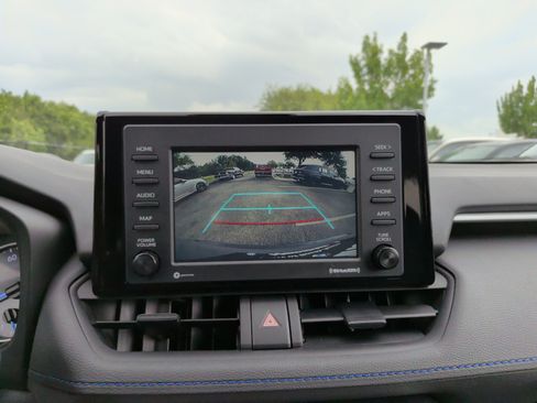 Used 2022 Toyota RAV4 SE AWD/4WD image 18