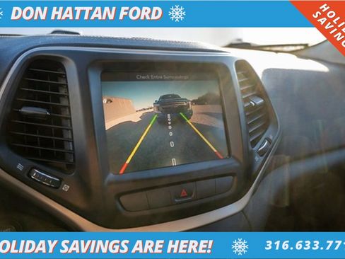 Used 2015 Jeep Cherokee Limited w/ Luxury Group image 18