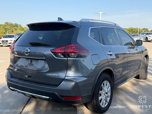Used 2018 Nissan Rogue SV FWD image 8