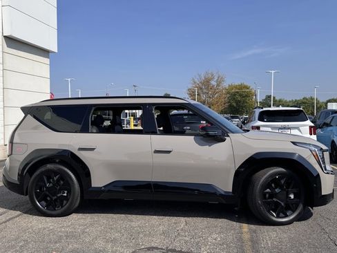 New 2026 Kia EV9 Land w/ Nightfall Edition Package image 28