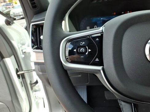New 2026 Volvo XC90 T8 Ultra w/ Protection Package Premier AWD/4WD image 17