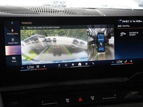 Certified 2025 BMW 550e xDrive w/ Executive Package AWD/4WD image 27