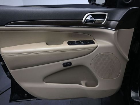 Used 2014 Jeep Grand Cherokee Limited w/ Trailer Tow Group IV image 24